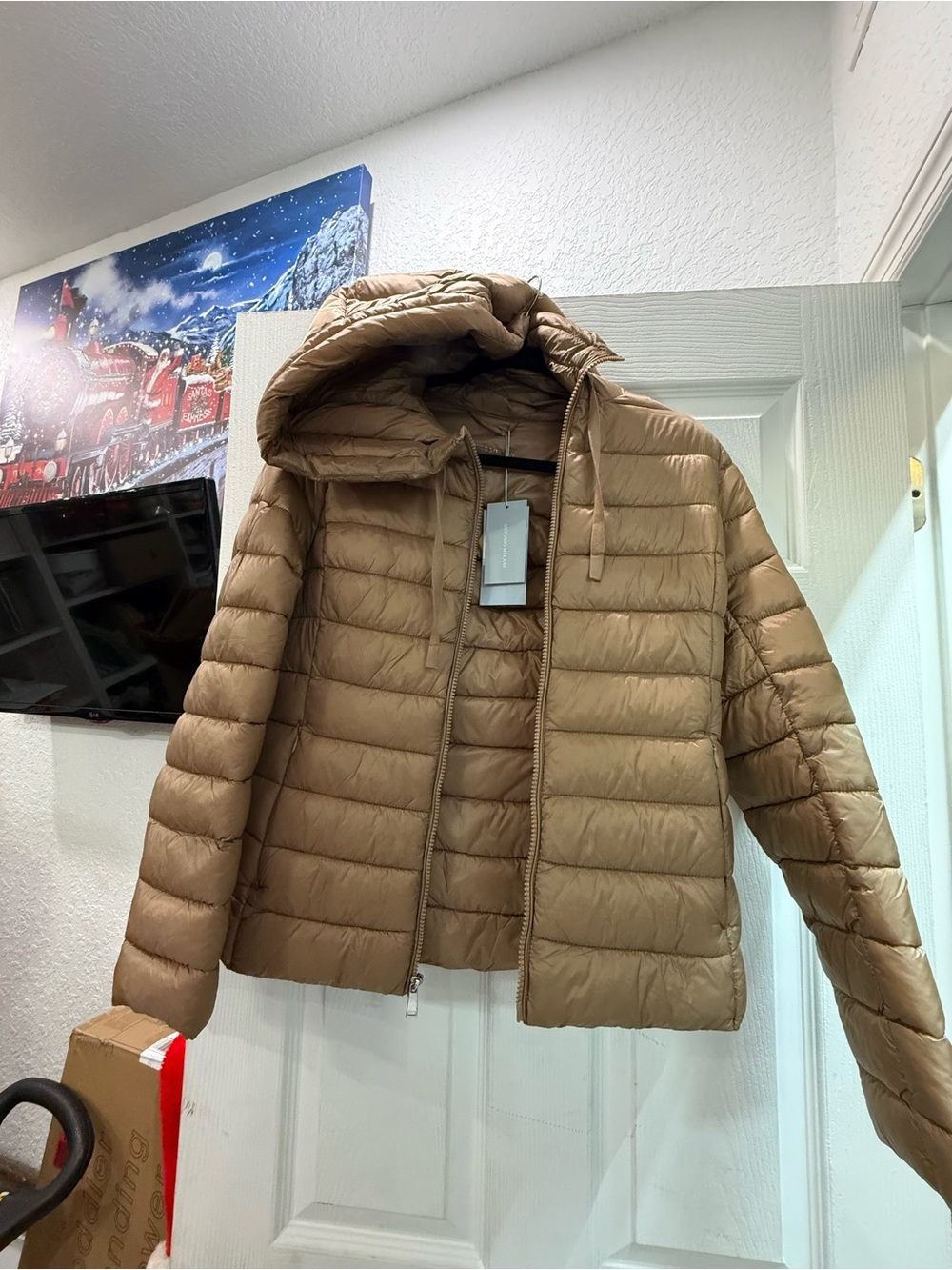 Women’s  Lightweight puffer jacket with  Hood - Brown